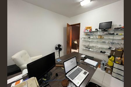 Casa à venda com 370m², 5 quartos e 1 vaga Casa à venda com 370m², 5 quartos e 1 vagaquarto 1