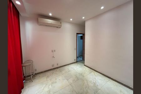 Casa à venda com 370m², 5 quartos e 1 vaga Casa à venda com 370m², 5 quartos e 1 vagaQuarto 2 casa 2