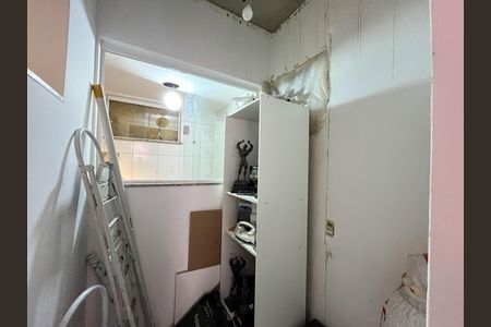 Casa à venda com 370m², 5 quartos e 1 vaga Casa à venda com 370m², 5 quartos e 1 vagaArmario