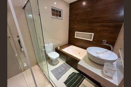 Casa à venda com 370m², 5 quartos e 1 vaga Casa à venda com 370m², 5 quartos e 1 vagabanheiro da suite c2