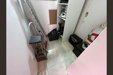 Casa à venda com 370m², 5 quartos e 1 vaga Casa à venda com 370m², 5 quartos e 1 vagaArmario