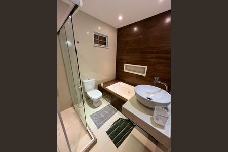 Casa à venda com 370m², 5 quartos e 1 vaga Casa à venda com 370m², 5 quartos e 1 vagabanheiro da suite c2