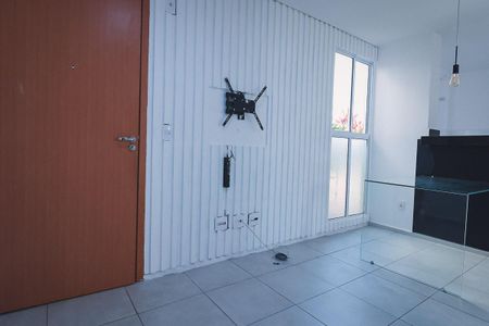 Sala de apartamento para alugar com 2 quartos, 44m² em Residencial Monte Carlo, Goiânia