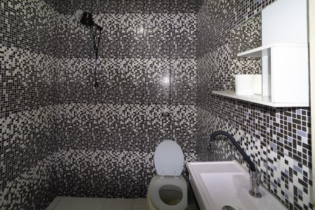 Banheiro de casa para alugar com 1 quarto, 43m² em Jardim Tiete, São Paulo