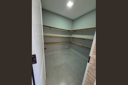Dispensa de casa à venda com 3 quartos, 200m² em Parque Dom Pedro II, Campinas