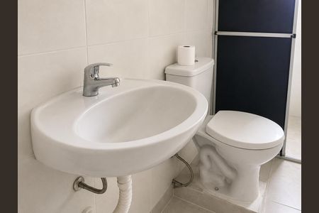 Banheiro de apartamento à venda com 2 quartos, 54m² em Vila Jordanopolis, São Bernardo do Campo