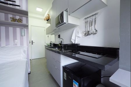 Cozinha de kitnet/studio para alugar com 1 quarto, 19m² em Liberdade, São Paulo
