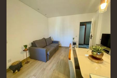 Sala de apartamento para alugar com 1 quarto, 40m² em São Pedro, Belo Horizonte