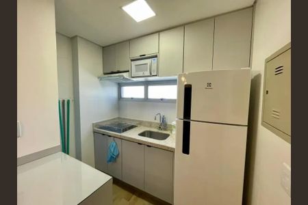 Cozinha de apartamento para alugar com 1 quarto, 40m² em São Pedro, Belo Horizonte