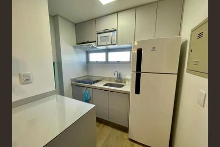 Cozinha de apartamento para alugar com 1 quarto, 40m² em São Pedro, Belo Horizonte