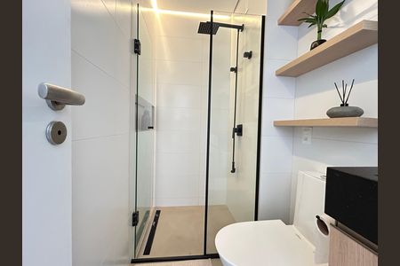 Banheiro de apartamento para alugar com 1 quarto, 58m² em Barra da Lagoa, Florianópolis