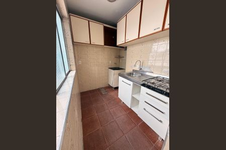 Cozinha de apartamento para alugar com 2 quartos, 40m² em Conjunto Habitacional Brigadeiro Faria Lima, São Paulo