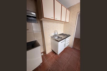Cozinha de apartamento para alugar com 2 quartos, 40m² em Conjunto Habitacional Brigadeiro Faria Lima, São Paulo