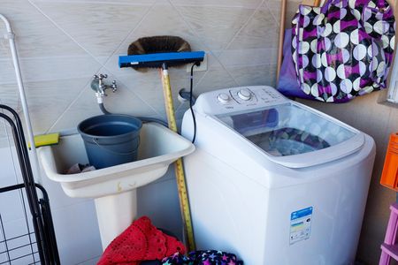 Lavanderia de casa para alugar com 3 quartos, 130m² em Jaguaribe, Osasco