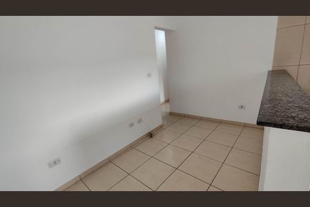 Sala / Cozinha de apartamento para alugar com 1 quarto, 45m² em Vila Santa Margarida, Ferraz de Vasconcelos