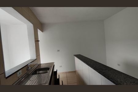 Sala / Cozinha de apartamento para alugar com 1 quarto, 45m² em Vila Santa Margarida, Ferraz de Vasconcelos