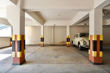 Garagem  de apartamento à venda com 3 quartos, 132m² em Coração Eucarístico, Belo Horizonte