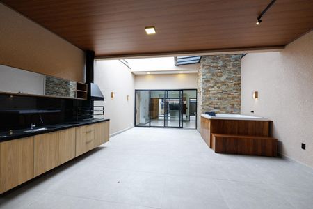 Casa à venda com 175m², 3 quartos e 1 vaga