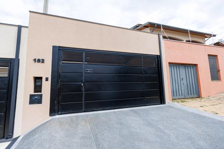 Casa à venda com 175m², 3 quartos e 1 vaga