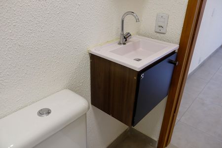 Banheiro de kitnet/studio para alugar com 1 quarto, 20m² em Centro, Osasco