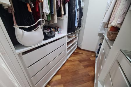 Apartamento à venda com 89m², 3 quartos e 1 vaga Apartamento à venda com 89m², 3 quartos e 1 vagaCloset