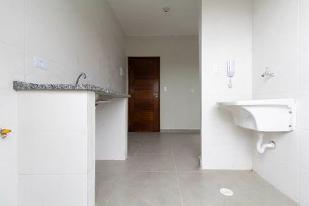 Cozinha e Área de Serviço de apartamento para alugar com 2 quartos, 46m² em Vila Nhocuné, São Paulo