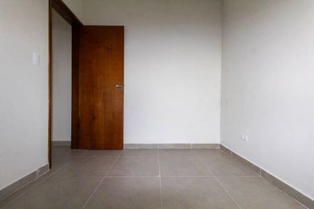 Quarto 2 de apartamento para alugar com 2 quartos, 46m² em Vila Nhocuné, São Paulo