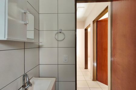 Banheiro de apartamento para alugar com 2 quartos, 42m² em Loteamento Parque Centenario, Campinas