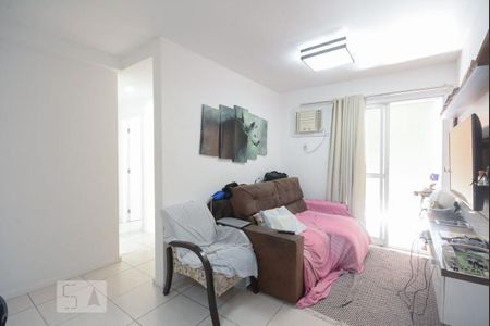 Sala de apartamento para alugar com 2 quartos, 60m² em Taquara, Rio de Janeiro