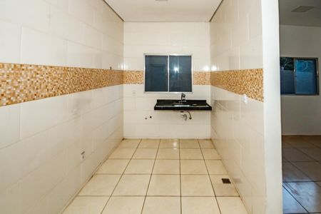 Cozinha de casa para alugar com 2 quartos, 60m² em Conjunto California, Belo Horizonte
