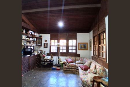 Casa à venda com 4 quartos, 600m² em Nossa Senhora das Gracas, Lagoa Santa