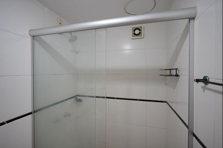 Banheiro de apartamento para alugar com 2 quartos, 45m² em Passo das Pedras, Porto Alegre