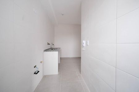 Sala/Cozinha de apartamento para alugar com 2 quartos, 45m² em Vila Nhocuné, São Paulo