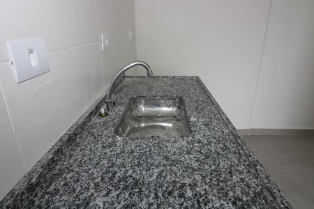Cozinha de apartamento para alugar com 2 quartos, 45m² em Vila Nhocuné, São Paulo