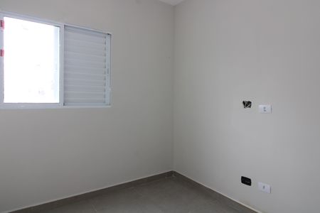 Quarto 2 de apartamento para alugar com 2 quartos, 45m² em Vila Nhocuné, São Paulo