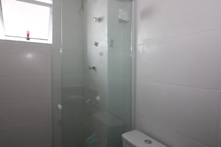 Banheiro de apartamento para alugar com 2 quartos, 45m² em Vila Nhocuné, São Paulo