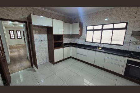 Casa à venda com 3 quartos, 149m² em Vila Santa Clara, São Paulo