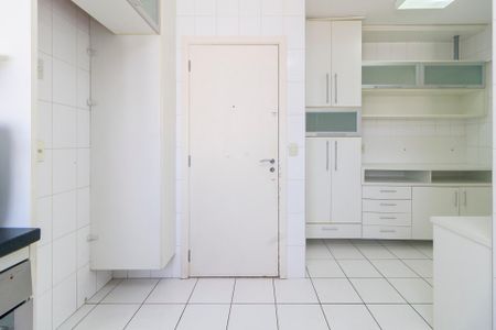 Apartamento à venda com 101m², 3 quartos e 2 vagas Apartamento à venda com 101m², 3 quartos e 2 vagasCozinha