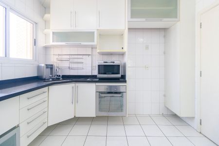 Apartamento à venda com 101m², 3 quartos e 2 vagas Apartamento à venda com 101m², 3 quartos e 2 vagasCozinha
