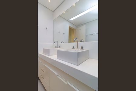 Apartamento à venda com 101m², 3 quartos e 2 vagas Apartamento à venda com 101m², 3 quartos e 2 vagasSuíte 1 - Banheiro