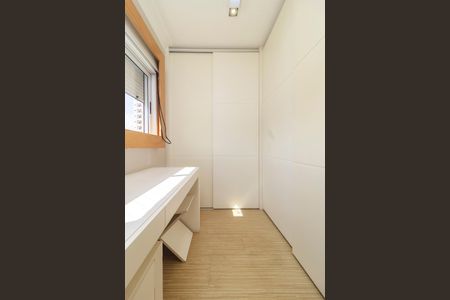 Apartamento à venda com 101m², 3 quartos e 2 vagas Apartamento à venda com 101m², 3 quartos e 2 vagasSuíte 1 - Closet