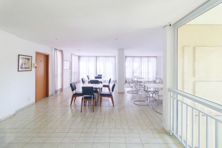 Apartamento à venda com 101m², 3 quartos e 2 vagas Apartamento à venda com 101m², 3 quartos e 2 vagasSalão de Festas