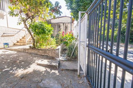 Área externa de casa à venda com 3 quartos, 190m² em Itapoã, Belo Horizonte