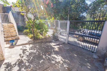 Área externa de casa à venda com 3 quartos, 190m² em Itapoã, Belo Horizonte