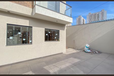 Garagem de casa à venda com 2 quartos, 65m² em Vila Ré, São Paulo