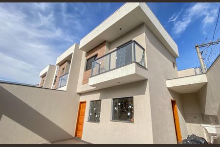 Fachada de casa à venda com 2 quartos, 65m² em Vila Ré, São Paulo