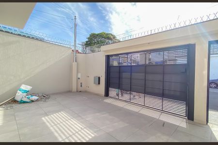 Garagem de casa à venda com 2 quartos, 65m² em Vila Ré, São Paulo