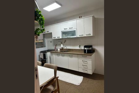 Cozinha de apartamento à venda com 3 quartos, 120m² em Vila Campo Grande, São Paulo