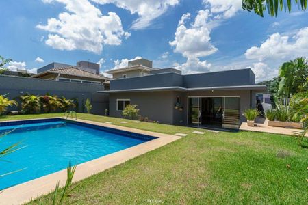 Casa à venda com 3 quartos, 285m² em Residencial Aziz Louveira, Vinhedo