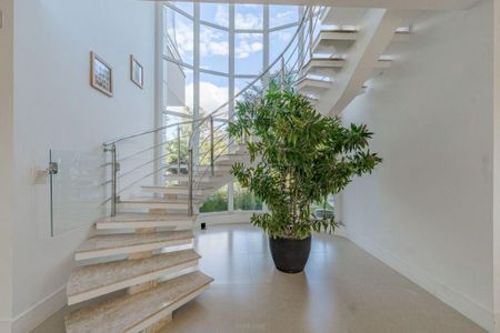 Casa à venda com 356m², 4 quartos e 6 vagas
